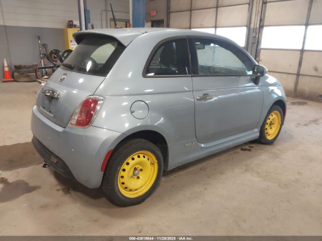 2015 FIAT 500E 3C3CFFGE7FT709654 Photo 3