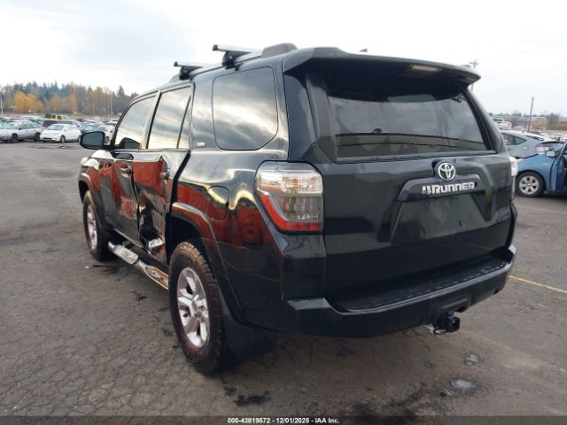 2019 TOYOTA 4RUNNER JTEBU5JR2K5702670 Photo 2