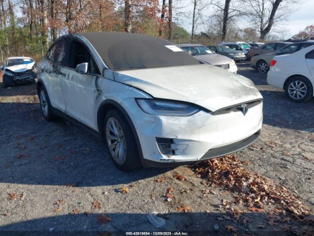 2017 TESLA MODEL X 5YJXCAE22HF068612