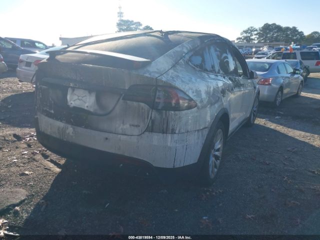 2017 TESLA MODEL X 5YJXCAE22HF068612 Photo 3