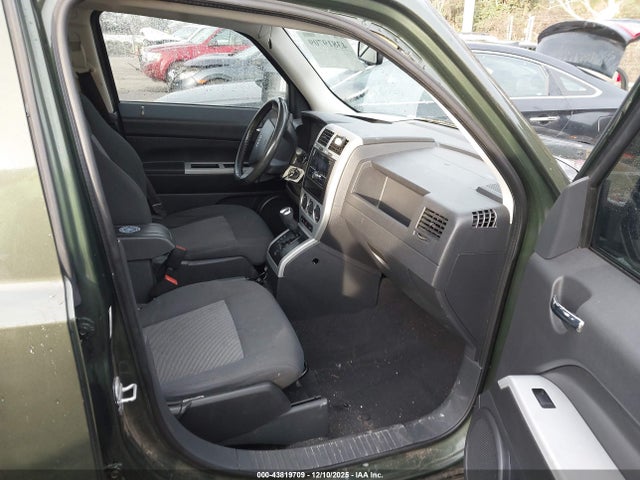 2008 JEEP PATRIOT 1J8FT28W98D649282 Photo 4