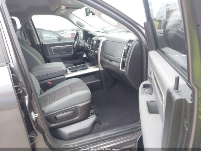 2019 RAM 1500 CLASSIC 1C6RR6LT5KS529206 Photo 4