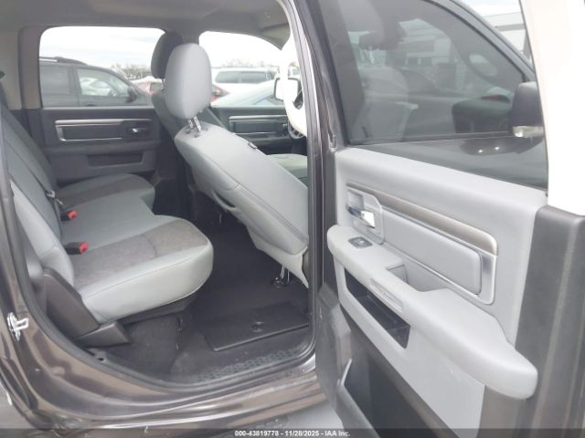 2019 RAM 1500 CLASSIC 1C6RR6LT5KS529206 Photo 7