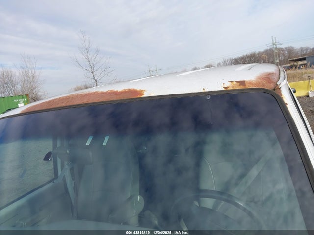 43819819 :رقم المزاد ، 1FTRE14282HA75186 vin ، 2002 Ford E-150 Commercial/recreational مزاد بيع