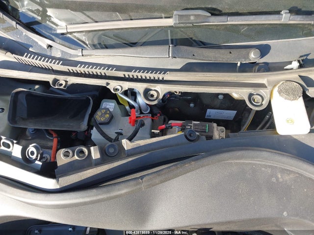 2024 TESLA MODEL 3 5YJ3E1EA2RF857585 Photo 9