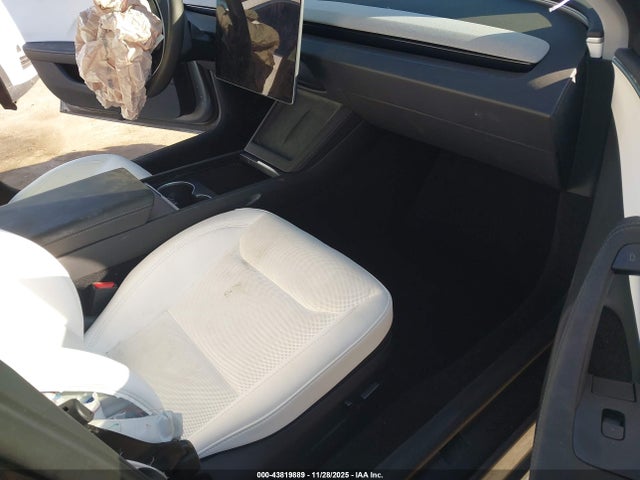 2024 TESLA MODEL 3 5YJ3E1EA2RF857585 Photo 4