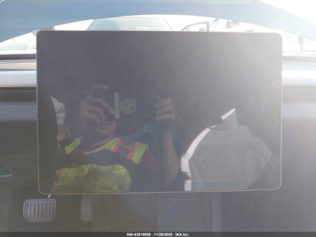 2024 TESLA MODEL 3 5YJ3E1EA2RF857585 Photo 6