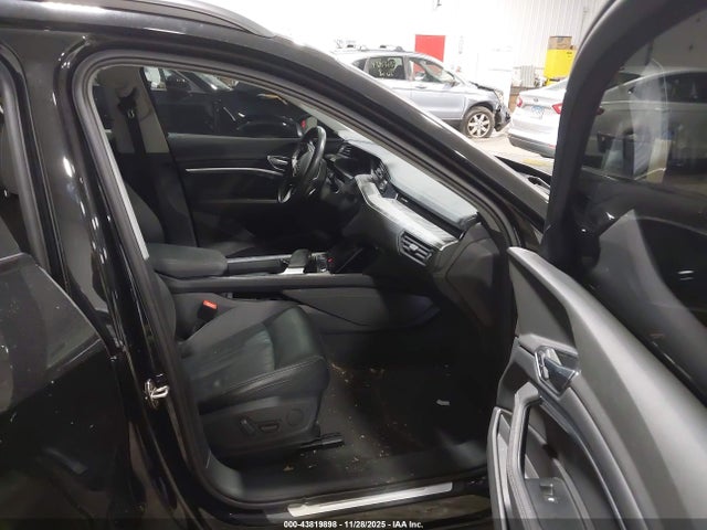 2021 AUDI E-TRON WA1AAAGE8MB008070 Photo 4