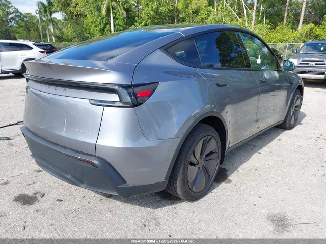 2026 TESLA MODEL Y 7SAYGDEE2TF461462 Photo 3