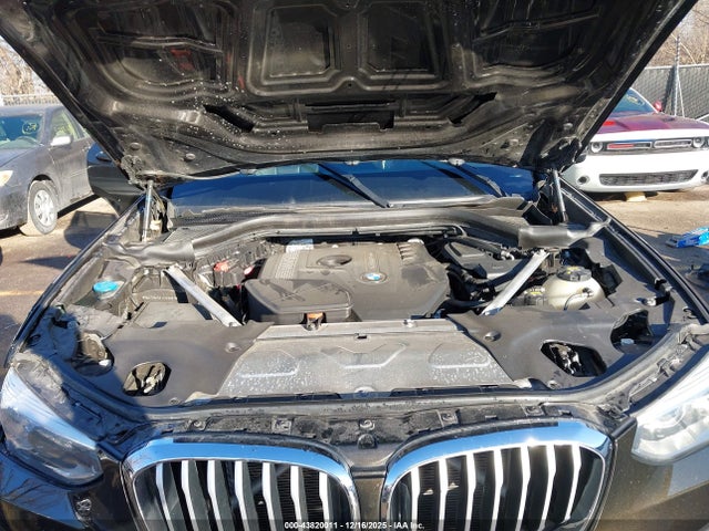 2018 BMW X3 5UXTR9C50JLD69067 Photo 9