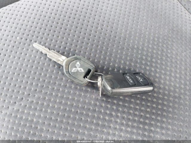 2004 MITSUBISHI OUTLANDER JA4LX41F74U056836 Photo 10