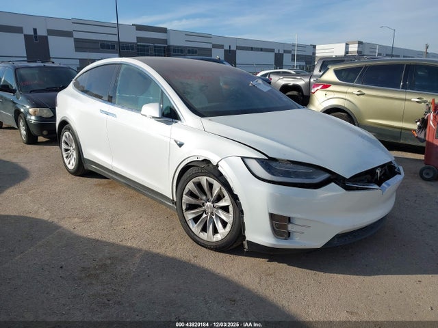 2017 TESLA MODEL X 5YJXCBE22HF049144 Photo 0