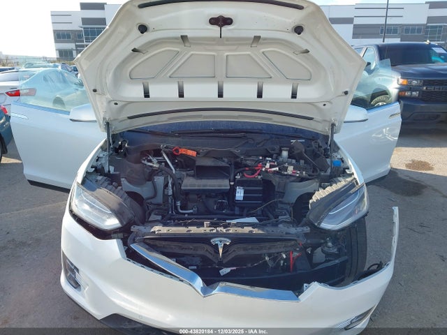 2017 TESLA MODEL X 5YJXCBE22HF049144 Photo 9