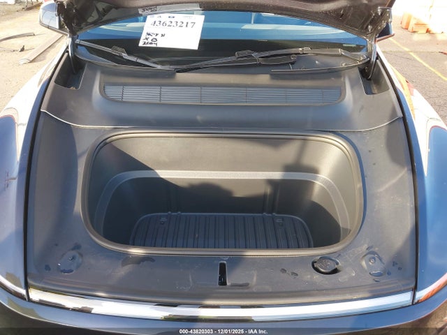 2026 TESLA MODEL Y 7SAYGDEE4TF359242 Photo 9