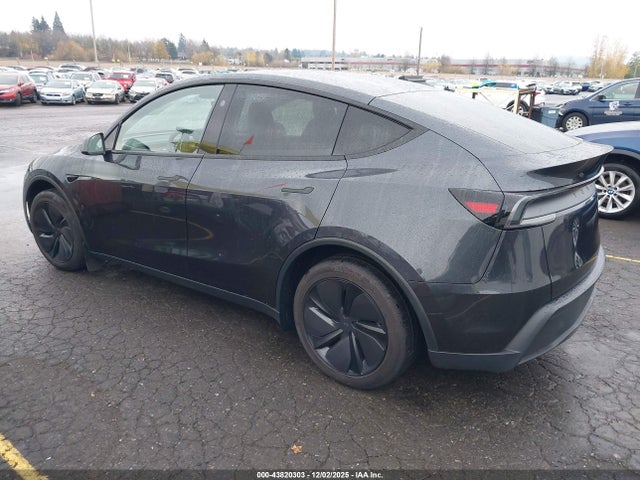 2026 TESLA MODEL Y 7SAYGDEE4TF359242 Photo 2