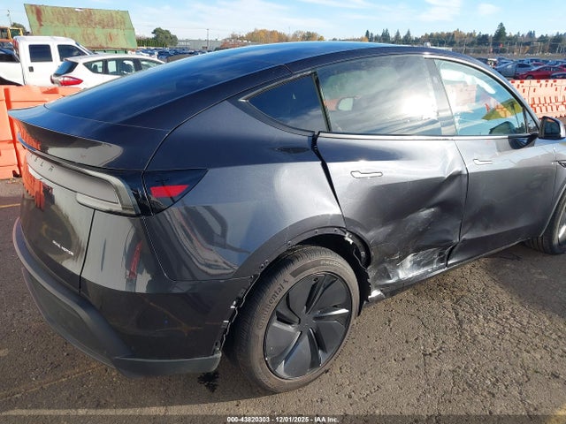 2026 TESLA MODEL Y 7SAYGDEE4TF359242 Photo 5