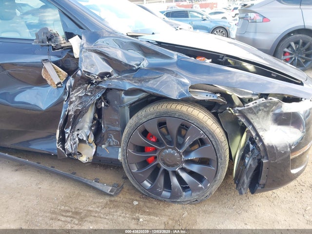 2024 TESLA MODEL Y 7SAYGDEF8RF022204 Photo 5