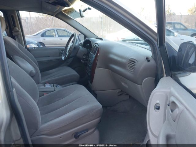 2002 CHRYSLER TOWN & COUNTRY 2C4GP74LX2R725069 Photo 4