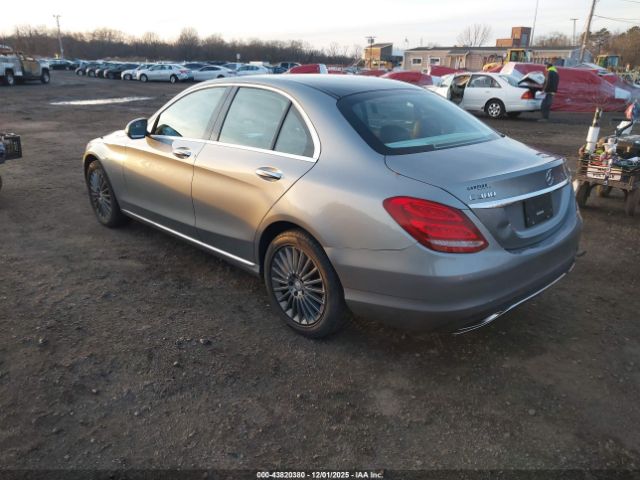 2015 MERCEDES-BENZ C 300 55SWF4KB4FU024129 Photo 2
