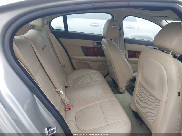 2011 JAGUAR XF SAJWA0FB6BLR87240 Photo 7