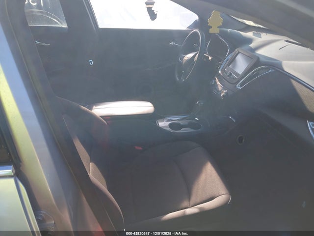 1G1ZE5ST4HF172675 Chevrolet MALIBU 1LT