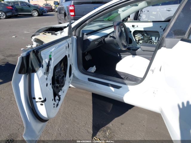 2023 TESLA MODEL 3 5YJ3E1EA2PF398491 Photo 4