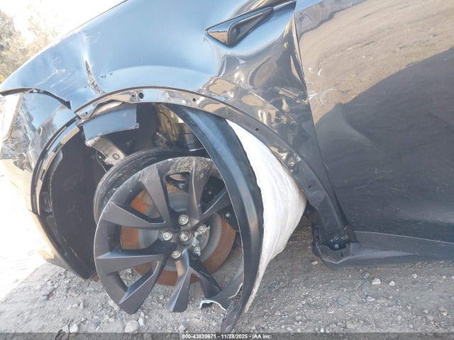 2024 TESLA MODEL X 7SAXCDE57RF459268 Photo 5