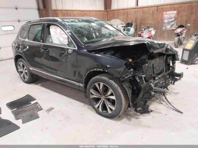 2017 VOLKSWAGEN TOUAREG WVGRF7BP6HD001789