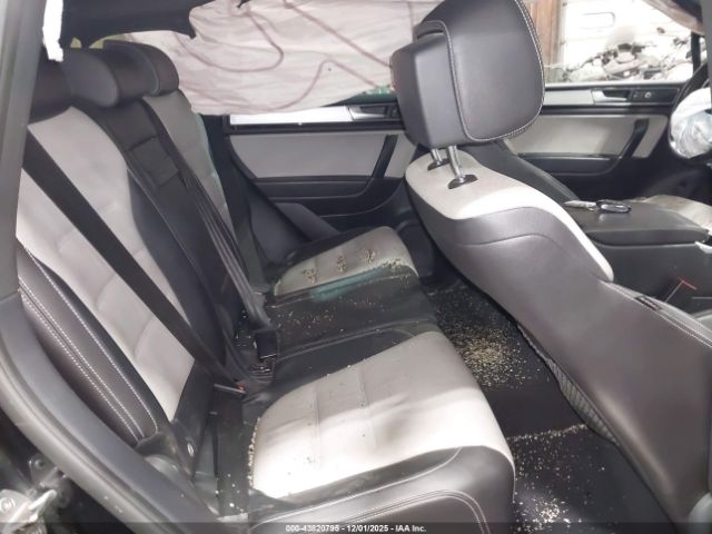 2017 VOLKSWAGEN TOUAREG WVGRF7BP6HD001789 Photo 7