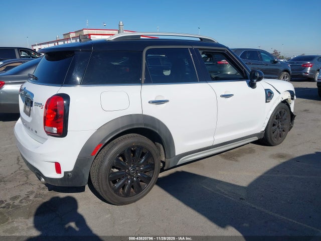 2019 MINI COUNTRYMAN WMZYT3C5XK3E95587 Photo 3