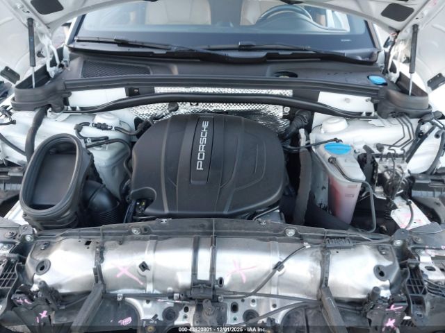 2018 PORSCHE MACAN WP1AA2A55JLB24996 Photo 9