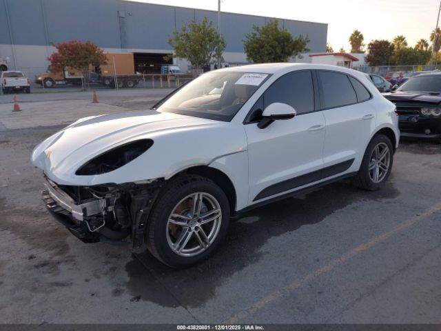 2018 PORSCHE MACAN WP1AA2A55JLB24996 Photo 1