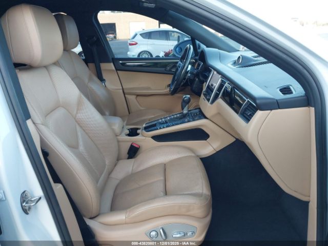 2018 PORSCHE MACAN WP1AA2A55JLB24996 Photo 4