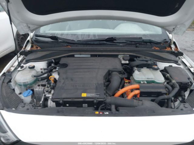 2017 HYUNDAI IONIQ HYBRID KMHC75LC0HU035634 Photo 9