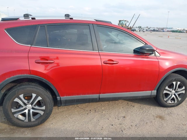 Toyota RAV4 LE 2016 JTMZFREV4GJ060902 Image 13
