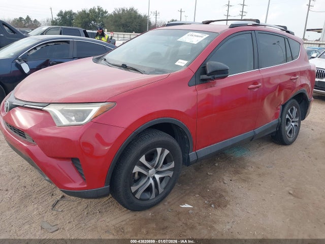 Toyota RAV4 LE 2016 JTMZFREV4GJ060902 Image 2