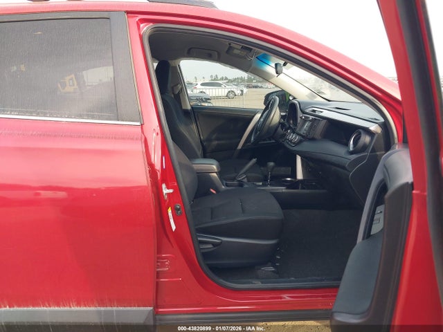 Toyota RAV4 LE 2016 JTMZFREV4GJ060902 Image 5