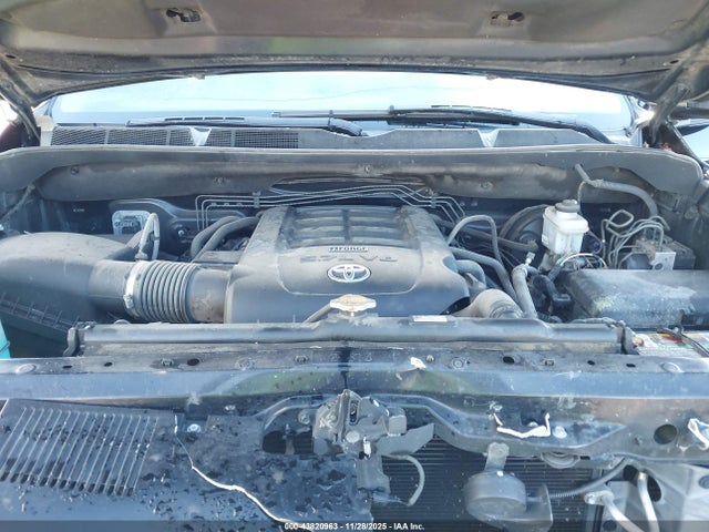 5TFDY5F18HX620038 Toyota Tundra Sr5 5.7l V8
