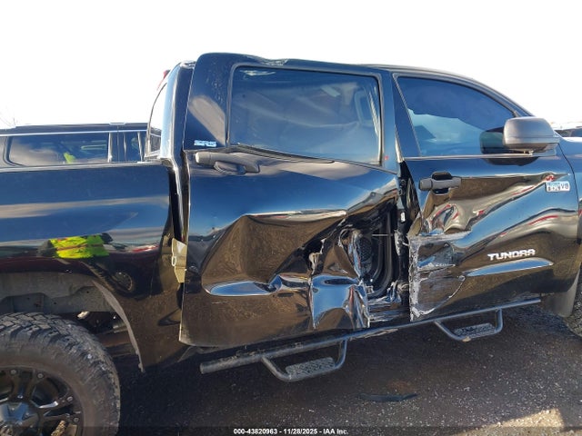 5TFDY5F18HX620038 Toyota Tundra Sr5 5.7l V8