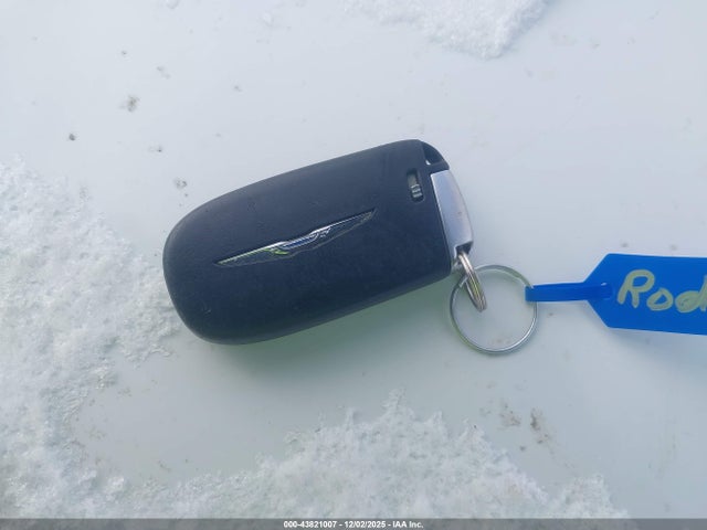 2015 CHRYSLER 200 1C3CCCAB5FN557590 Photo 10