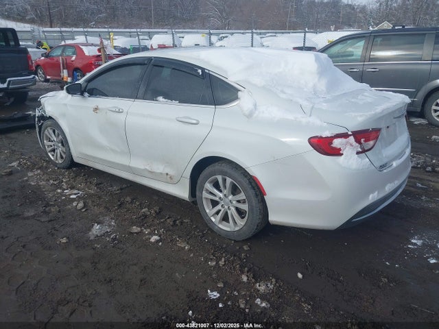 2015 CHRYSLER 200 1C3CCCAB5FN557590 Photo 2