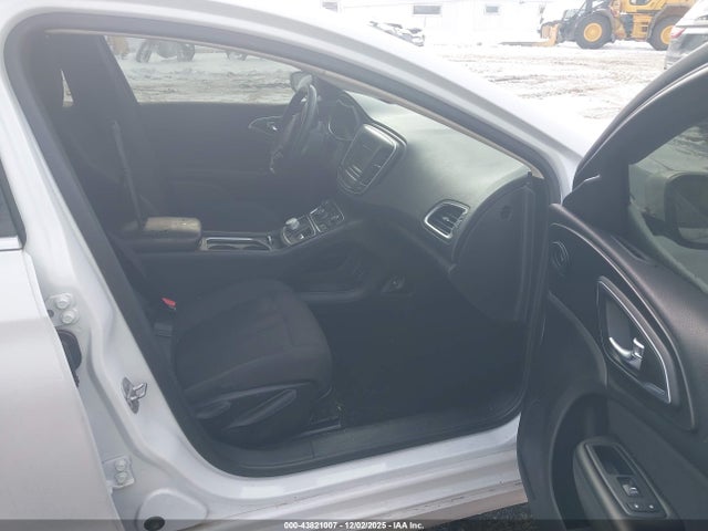 2015 CHRYSLER 200 1C3CCCAB5FN557590 Photo 4