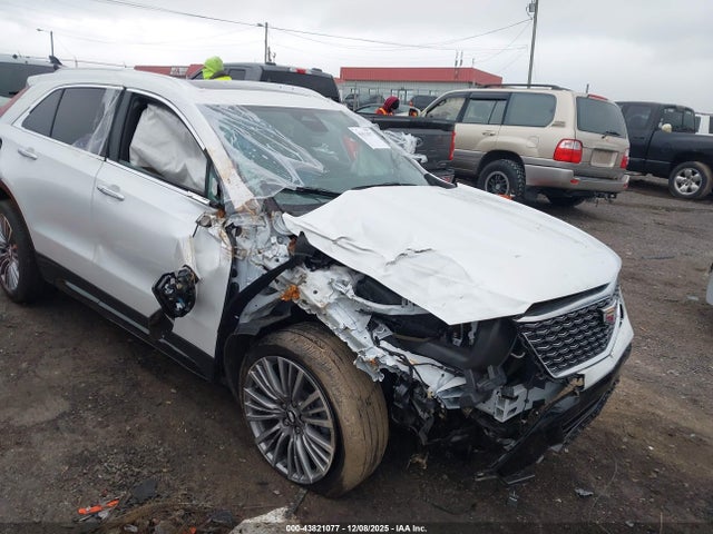 2025 CADILLAC XT4 1GYFZDR48SF133290 Photo 5