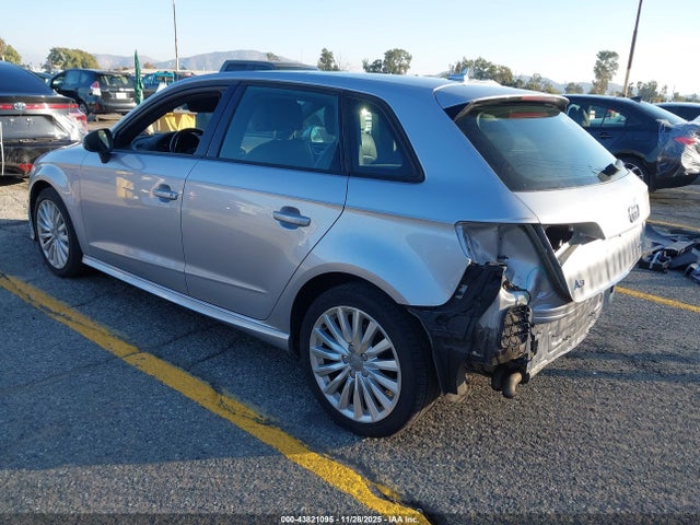 2016 AUDI A3 E-TRON WAUUPBFF6GA128166 Photo 2