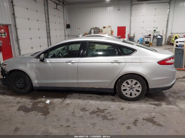 Продажа на аукционе авто 2014 Ford Fusion S, vin: 1FA6P0G76E5358700, номер лота: 43821118