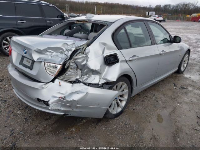 2011 BMW 328I WBAPH7C5XBE683142 Photo 3