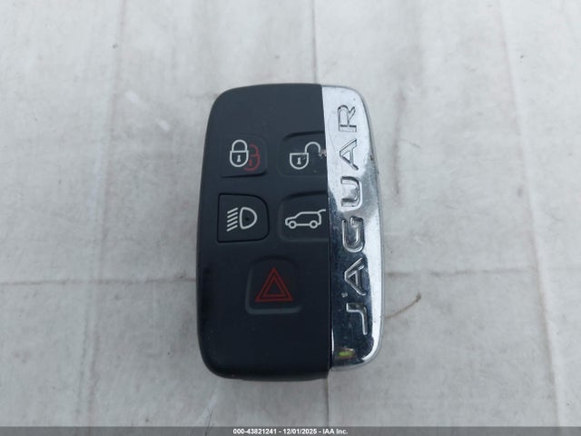 2019 JAGUAR F-PACE SADCJ2FX0KA367878 Photo 10