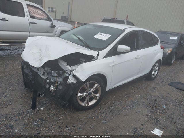 Ford FOCUS SE 2014 1FADP3K23EL375938 Image 2