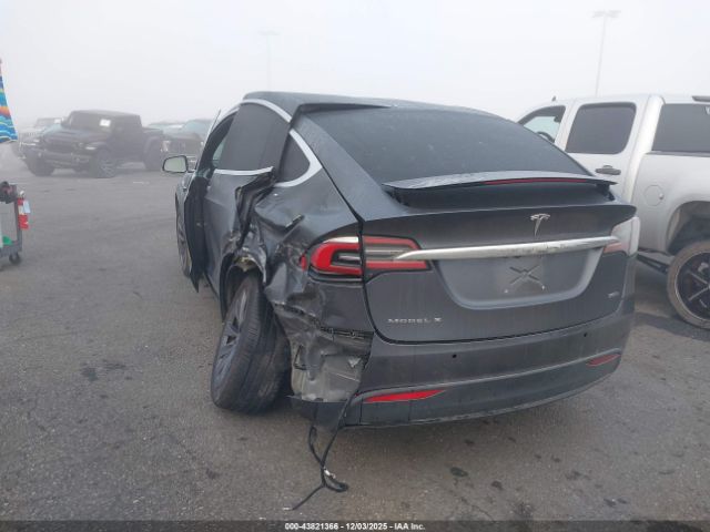 2018 TESLA MODEL X 5YJXCBE20JF136434 Photo 2
