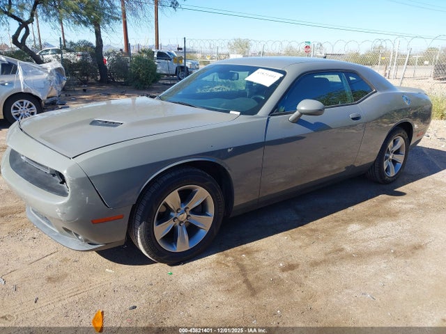 Dodge Challenger Sxt 2018 2C3CDZAG9JH310831 Image 2